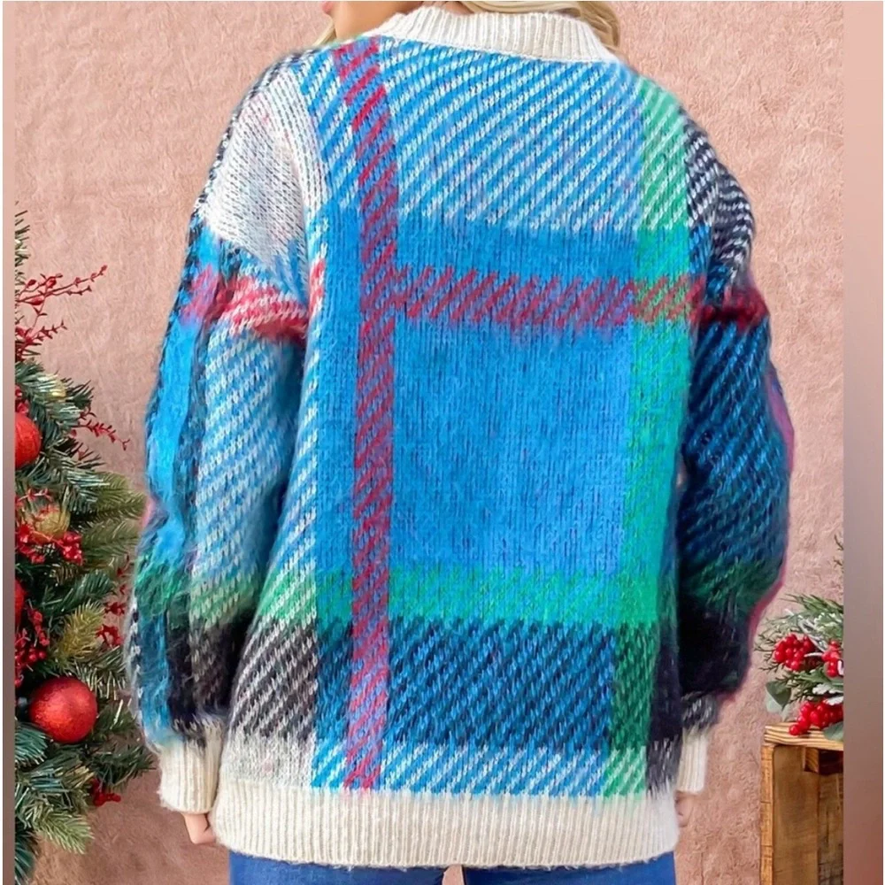 🌸NWT Cozy, Soft, Super Cute, Bright Plaid Knit Sweater. Blue/Red/Cream/Green - Picture 3 of 7